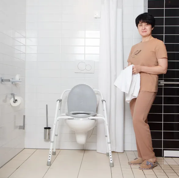 Кресло-туалет "Ortonica" TU-1  Кресло-туалет "Ortonica" TU-1