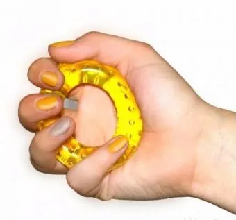 М-111 Массажер-эспандер кистевой 7 см., пара, желтый М-111 Массажер-эспандер кистевой 7 см., пара, желтый