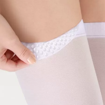 Чулки компрессионные IDEALISTA ID-380 унисекс 2 класс компрессии с закрытым носком антиэмболические для операции белые