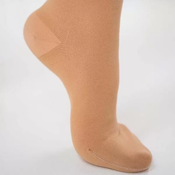 Гольфы компрессионные Evolution ТК.911 унисекс 2 класс компрессии с закрытым носком цвет бежевый