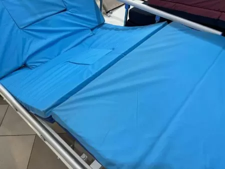 Матрас медицинский для кровати с туалетным устройством 190х90х6 см, потертости, пятна