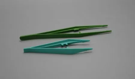 Пинцет одноразовый стерильный "Юникорнмед" Пинцет одноразовый стерильный "Юникорнмед"