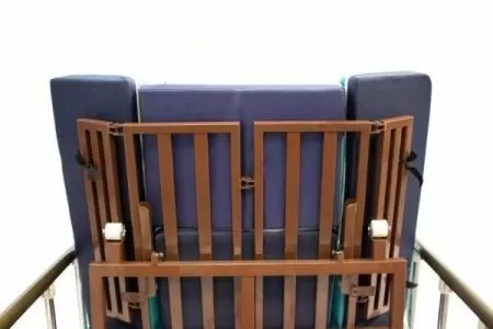 Кровать-кресло с "ушками" для сна в положении сидя электрическая МЕТ REALTA, артикул 17135 с регулировкой высоты, с переворотом и туалетом Кровать-кресло с "ушками" для сна в положении сидя электрическая МЕТ REALTA, артикул 17135 с регулировкой высоты, с переворотом и туалетом