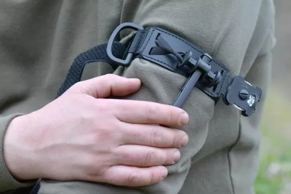 Жгут кровоостанавливающий ЖВ-01-Медплант с циферблатом (вид сложения 1) (турникетный жгут) Жгут кровоостанавливающий ЖВ-01-Медплант с циферблатом (вид сложения 1) (турникетный жгут)