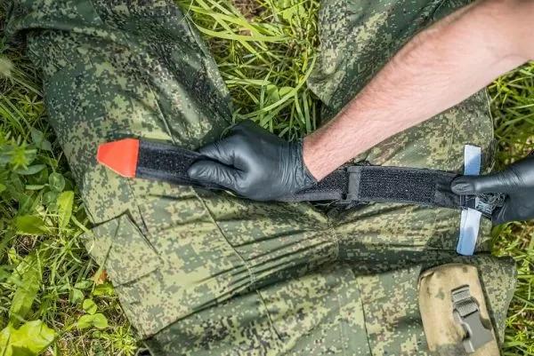 Жгут-турникет крoвooстaнaвливaющий МЕДПЛАНТ ЖК-02 с двухщелевой пряжкой и с лентой для фиксации времени, вид сложения 2, артикул 1748 Жгут-турникет крoвooстaнaвливaющий МЕДПЛАНТ ЖК-02 с двухщелевой пряжкой и с лентой для фиксации времени, вид сложения 2, артикул 1748