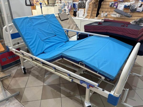 Матрас медицинский для кровати с туалетным устройством 190х90х6 см, потертости, пятна Матрас медицинский для кровати с туалетным устройством 190х90х6 см, потертости, пятна