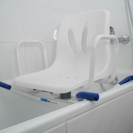 Сиденье для ванны BS Twist (71см)