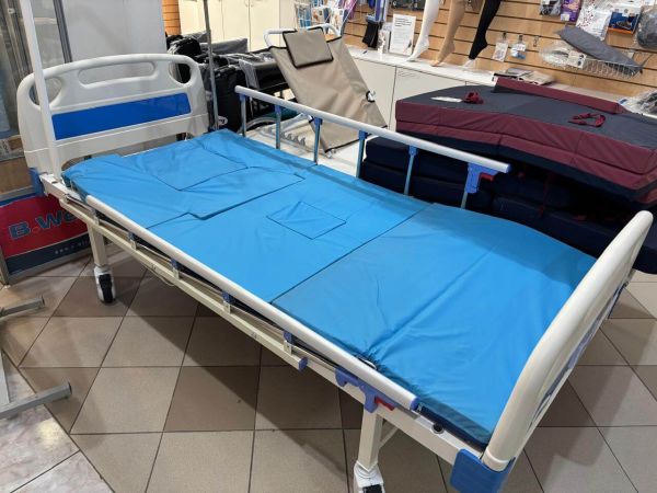 Матрас медицинский для кровати с туалетным устройством 190х90х6 см, потертости, пятна Матрас медицинский для кровати с туалетным устройством 190х90х6 см, потертости, пятна